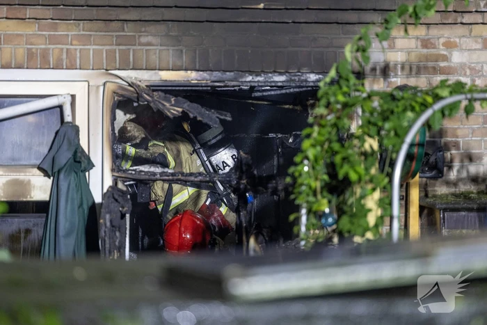 Meerdere personen gecontroleerd bij hevige woningbrand