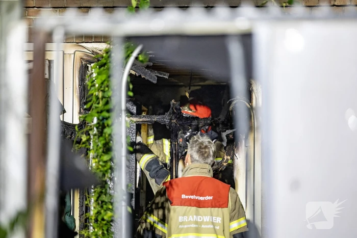 Meerdere personen gecontroleerd bij hevige woningbrand