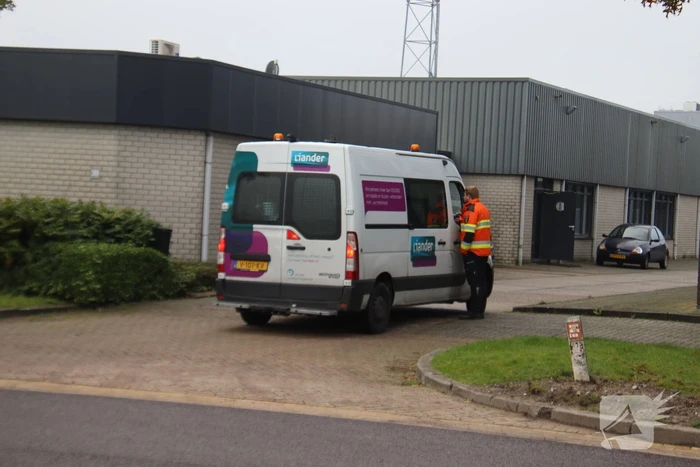 Werknemers ruiken gas in bedrijfspand