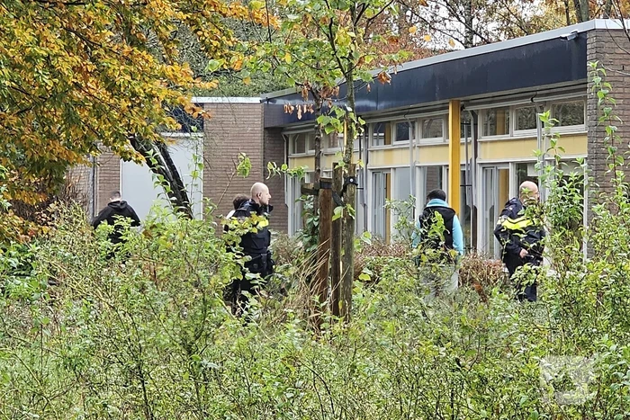 Veel politie ingezet bij melding vechtpartij op een school