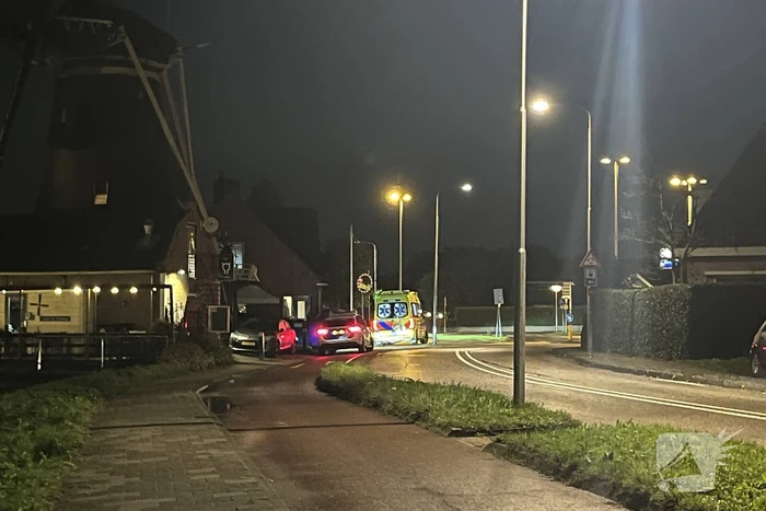 Politie valt woning binnen, verward persoon naar ziekenhuis