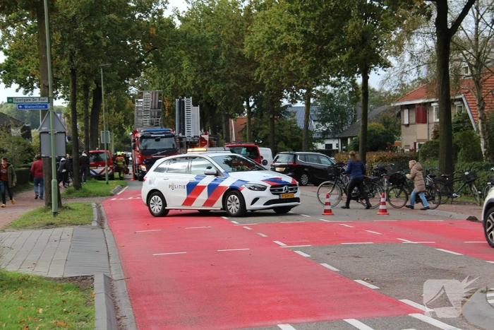 Brand in auto slaat over naar garage