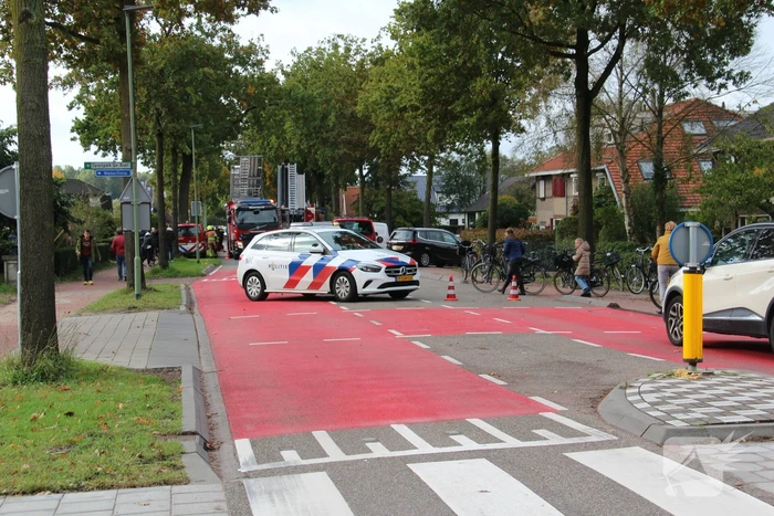 Brand in auto slaat over naar garage