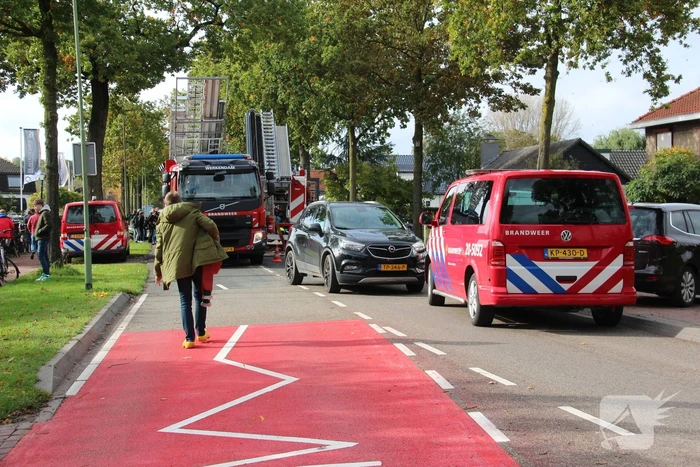 Brand in auto slaat over naar garage