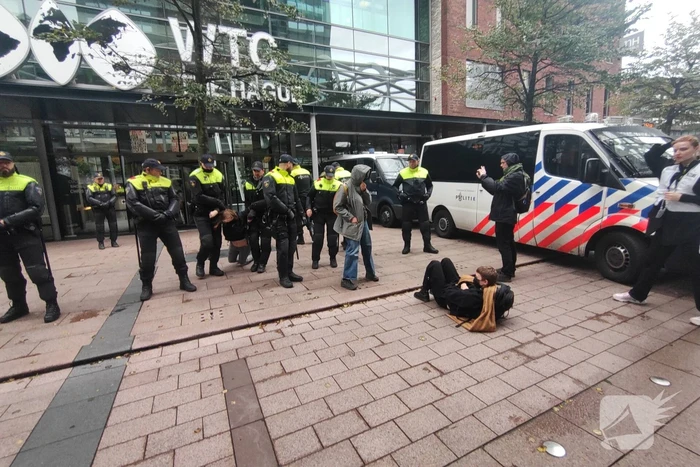 Bezetting in het Haags WTC tijdens landelijk woonprotest