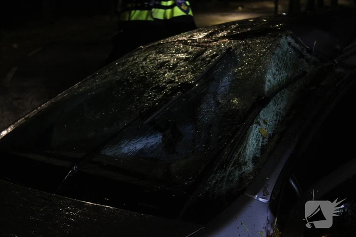 Auto op zijkant door ongeval