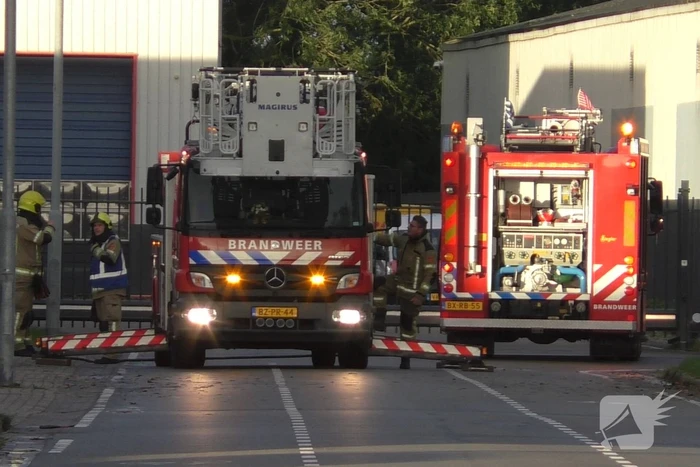 Weg afgesloten door brand