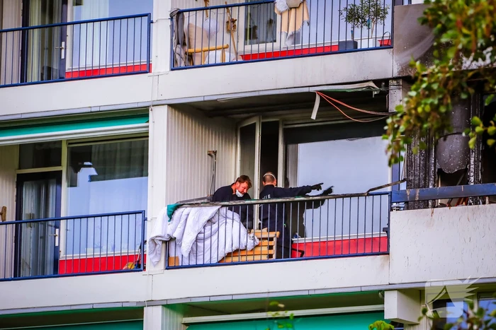 Felle brand zorgt voor veel schade in flatwoning