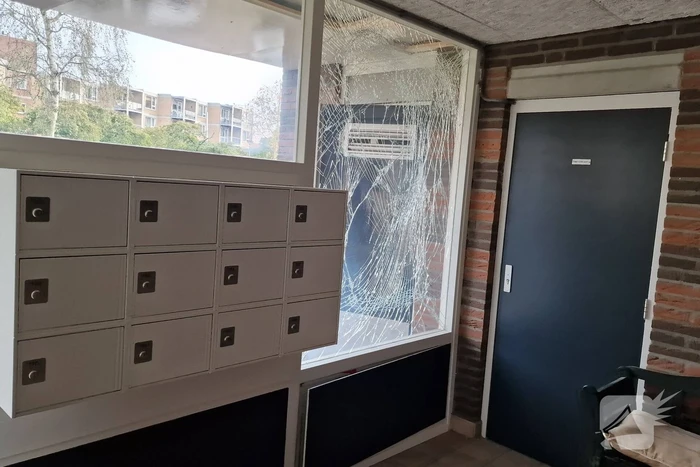 Schade na explosie in portiek