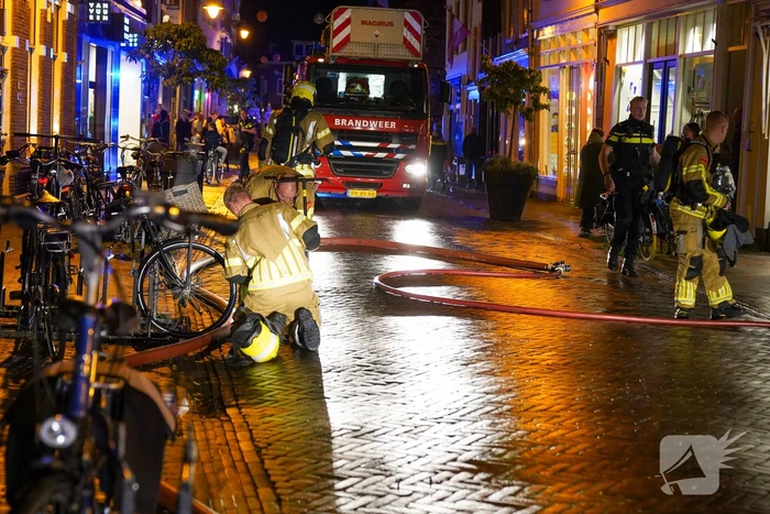 Brand in afzuigkap van woning