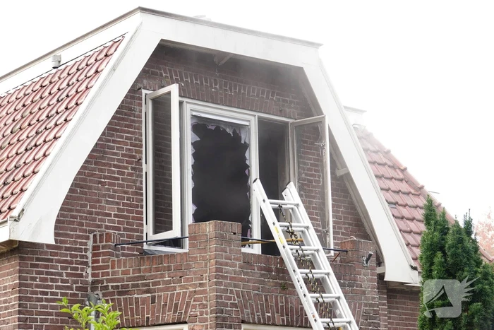 Flinke rookontwikkeling bij woningbrand in Gramsbergen