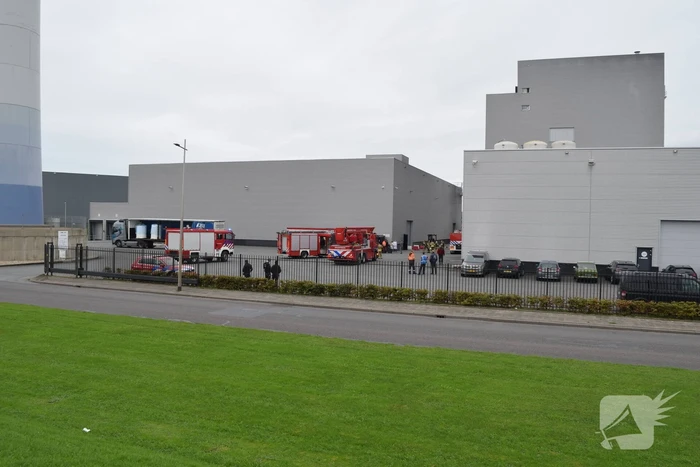Hulpdiensten groots ingezet voor brand in bedrijfspand