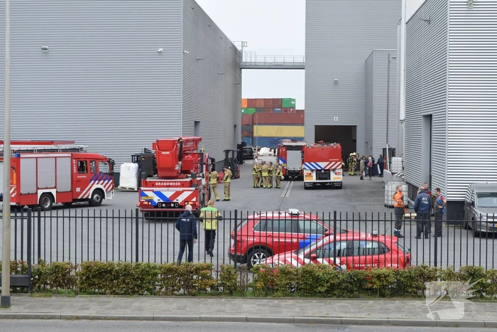 Hulpdiensten groots ingezet voor brand in bedrijfspand