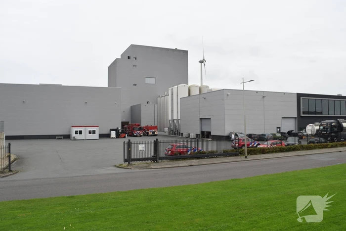 Hulpdiensten groots ingezet voor brand in bedrijfspand