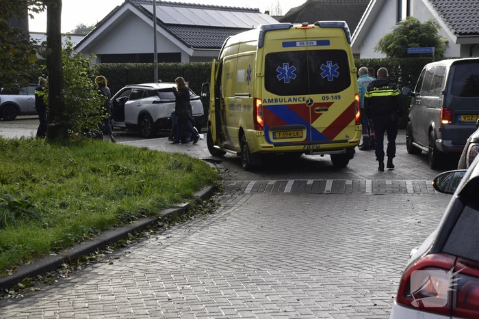 Persoon in rolstoel gewond bij aanrijding