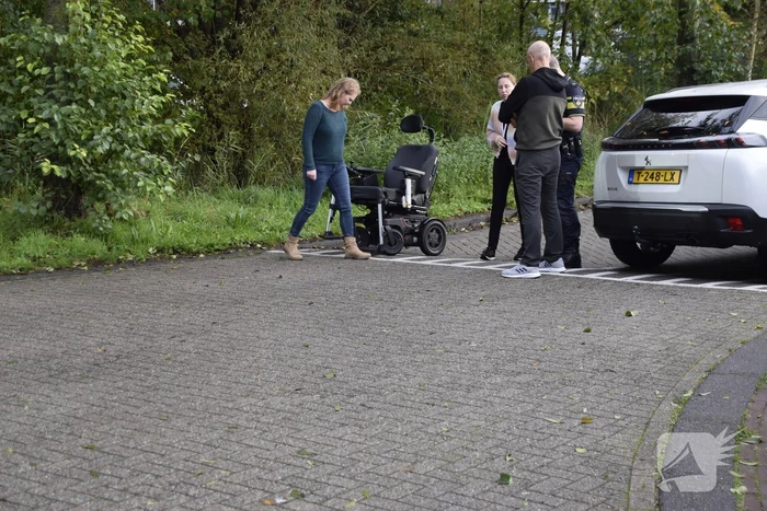 Persoon in rolstoel gewond bij aanrijding