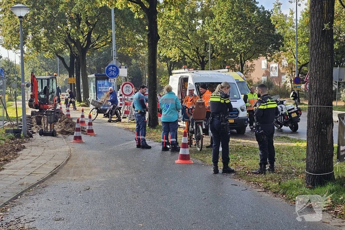 Fietsers frontaal op elkaar, val tot gevolg