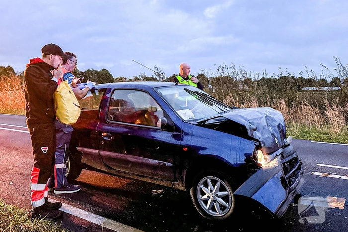 Veel schade bij kop-staartbotsing tussen drie voertuigen