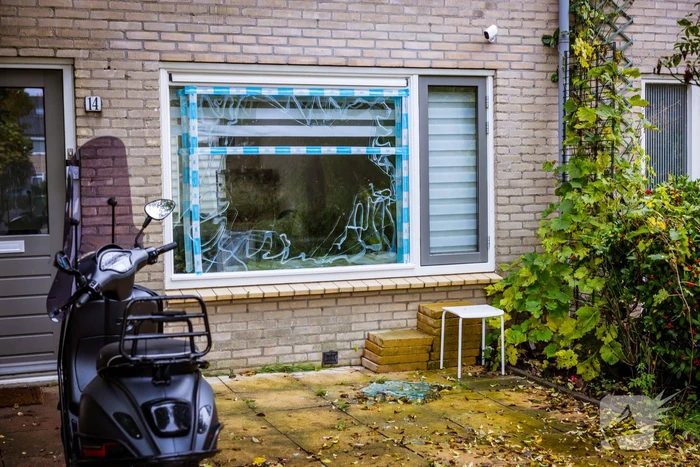 Schade door explosie bij woning