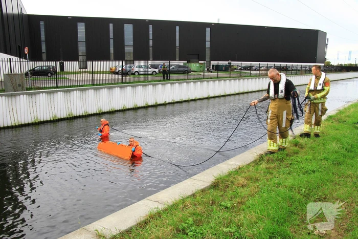 Bloedende zwaan houdt hulpdiensten bezig