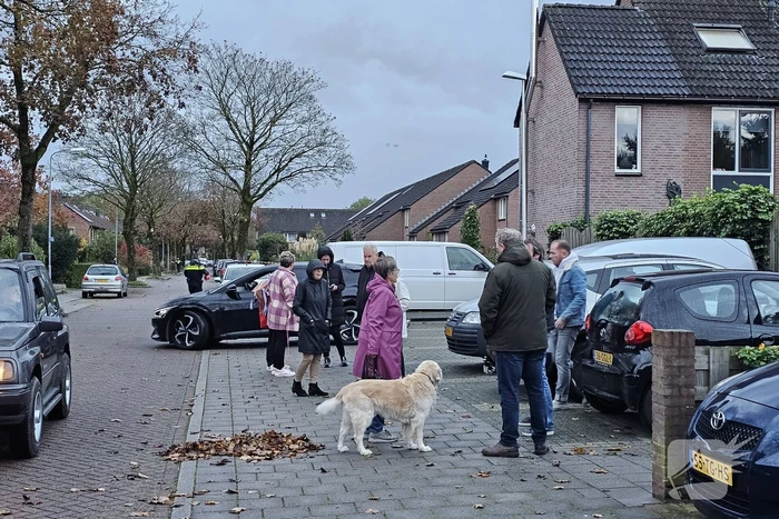Wijk afgezet vanwege politieactie, explosieven opruimingsdienst opgeroepen