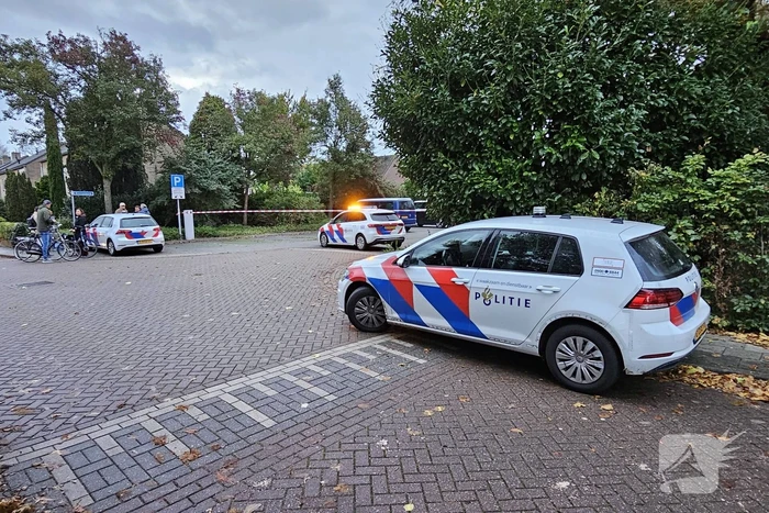 Wijk afgezet vanwege politieactie, explosieven opruimingsdienst opgeroepen