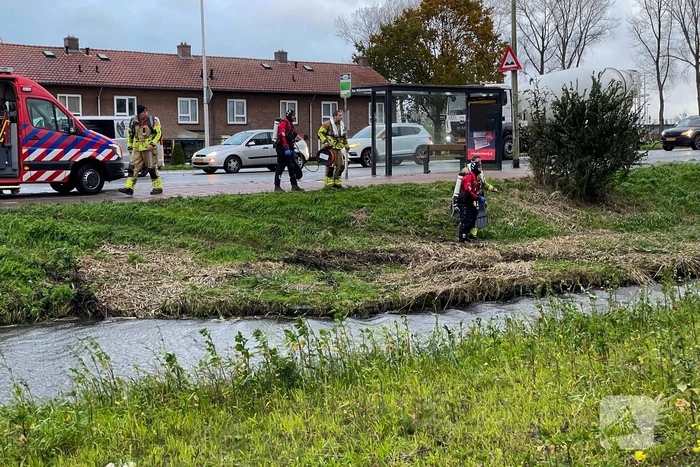 Hulpdiensten ingezet voor een Kinderfiets in het water