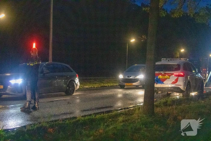 Auto klappen frontaal achterop elkaar