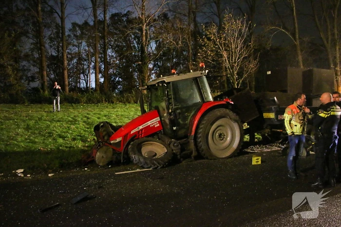Ravage na botsing tussen lijnbus en tractor
