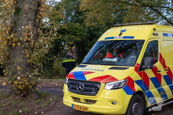 Scooterrijder gecontroleerd na harde val