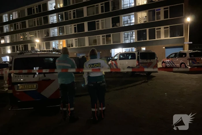 Onderzoek naar mogelijk steekincident, persoon aangehouden door politie