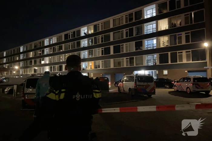 Onderzoek naar mogelijk steekincident, persoon aangehouden door politie