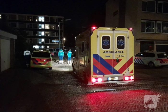 Onderzoek naar mogelijk steekincident, persoon aangehouden door politie