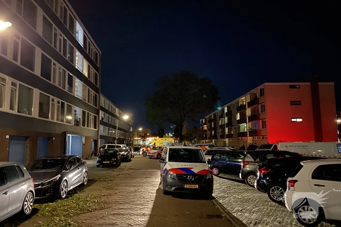 Onderzoek naar mogelijk steekincident, persoon aangehouden door politie