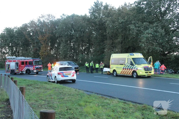 Brandweer knipt slachtoffer uit auto