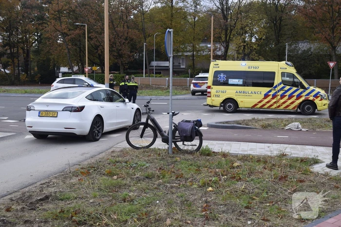 Fietser geschept door automobilist