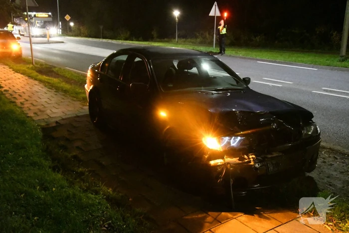 Schade bij aanrijding tussen drie auto's