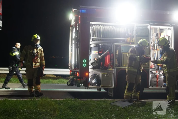 Auto belandt op zijn kop na eenzijdig ongeval