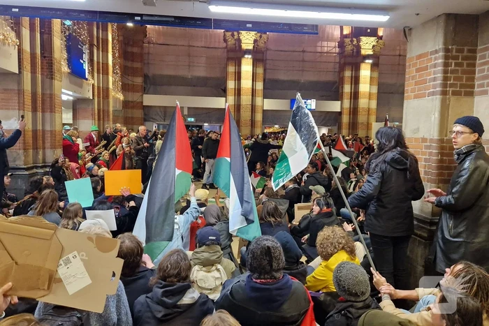 Grote opkomst demonstratie Centraal Station