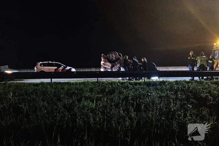 Dodelijk ongeval met meerdere voertuigen, twee aanhoudingen voor rijden onder invloed