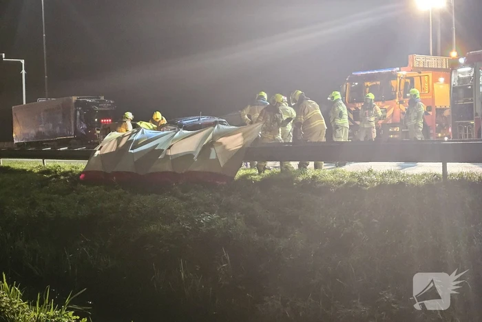 Dodelijk ongeval met meerdere voertuigen, twee aanhoudingen voor rijden onder invloed