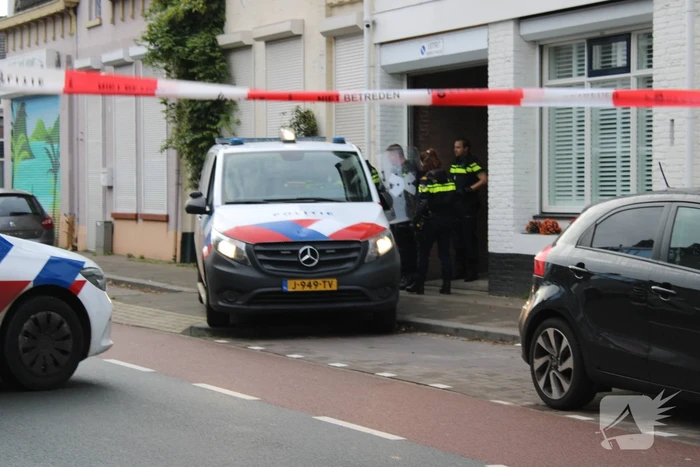 Man dreigt uit woning te springen tijdens politieactie voor wietkwekerij