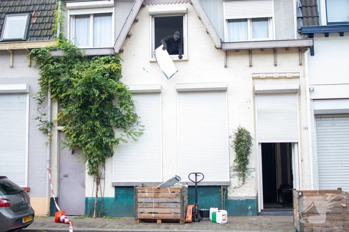 Man dreigt uit woning te springen tijdens politieactie voor wietkwekerij