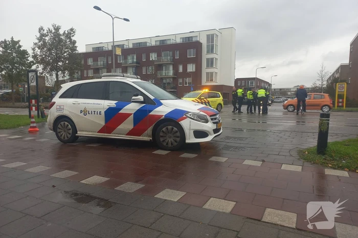 Auto loopt fikse schade op bij aanrijding op kruising