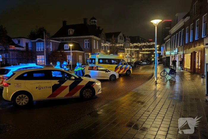 Auto en fietser met elkaar in botsing