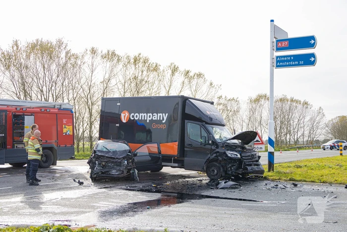Gewonde bij ongeval tussen auto en bakwagen