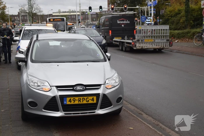 Fietser gewond bij botsing met auto