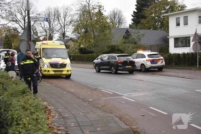 Fietser gewond bij botsing met auto