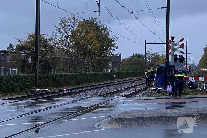 Fietser overleden na aanrijding met trein