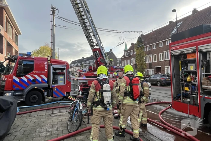 Grote uitslaande brand in appartementencomplex